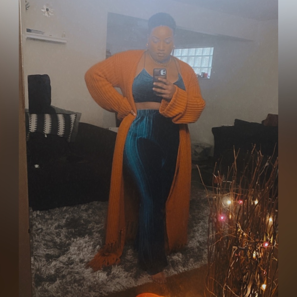 Turquoise 2 piece Velvet Set in a size 1x